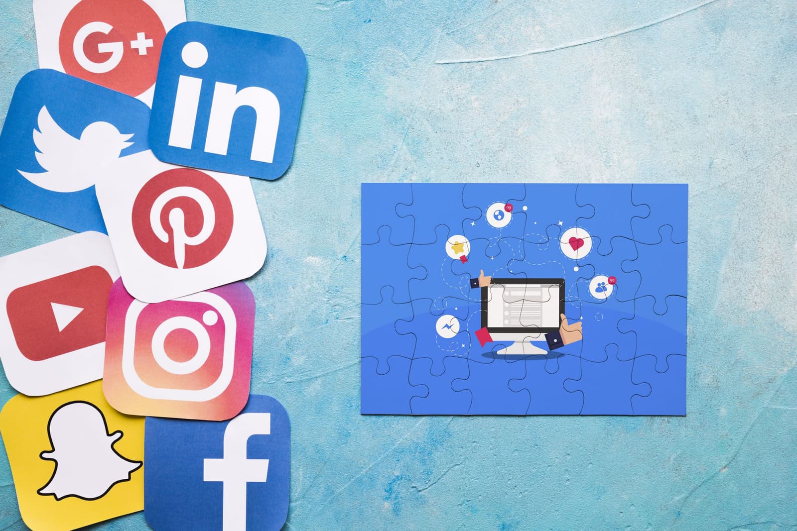 Di Balik Layar: Siapa yang Menentukan Apa yang Kita Pikirkan di Media Sosial?
