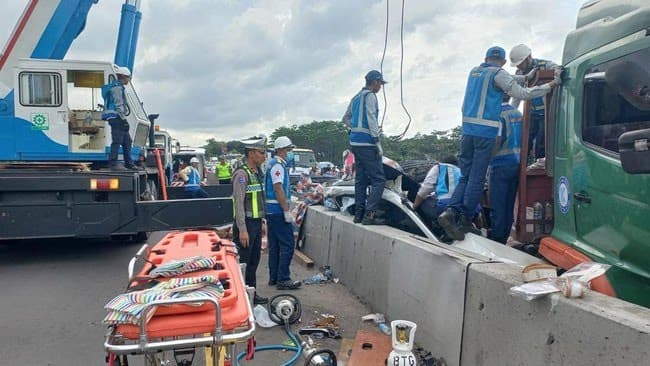 Kecelakaan Maut di Tol Batang–Semarang, Satu Orang Tewas