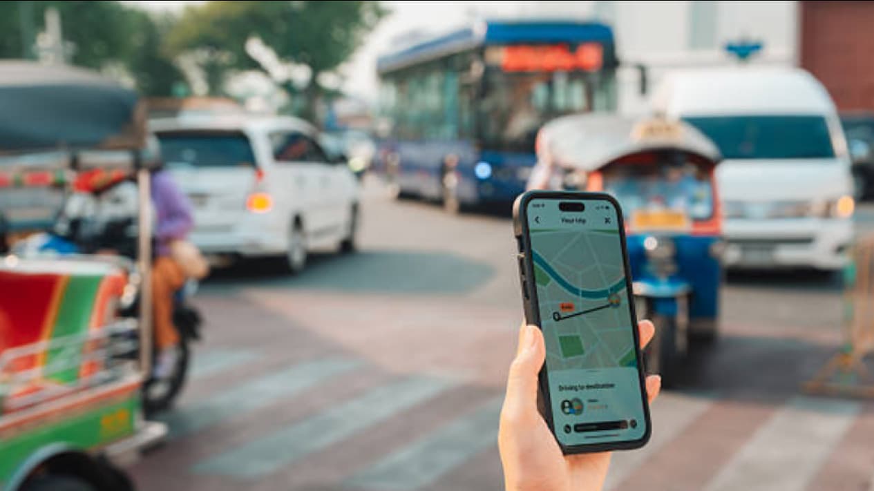 Layanan Transportasi Digital Tingkatkan Sistem Jelang Lonjakan Penumpang