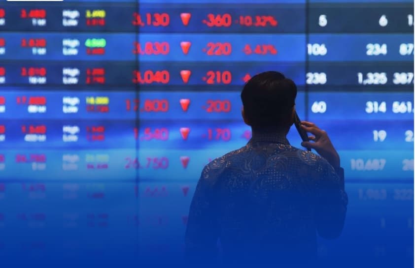 IHSG Melemah, Investor Cenderung Menahan Transaksi