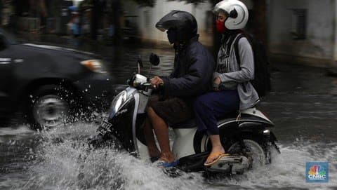 Hujan Lebat Guyur Jabodetabek, BMKG Keluarkan Peringatan Dini Cuaca